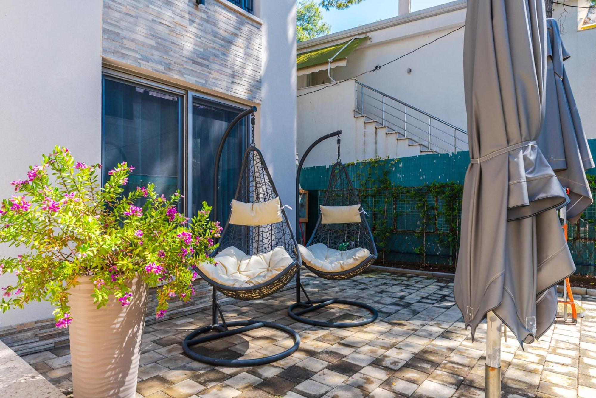 Beni'S Villa Apartments By Ps Golem  Exteriör bild